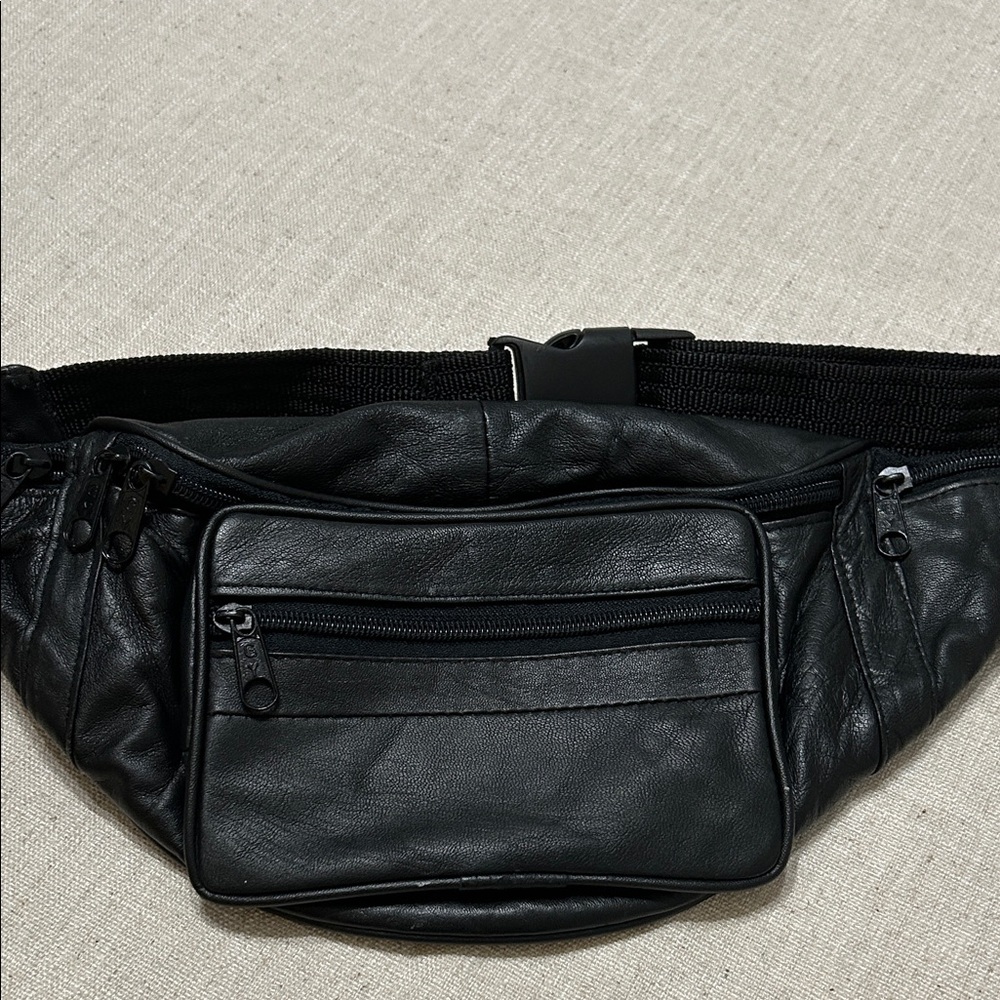 Vintage Fanny Pack Black Leather Waist Crossbody Y2K 90’s Travel - Picture 11 of 11